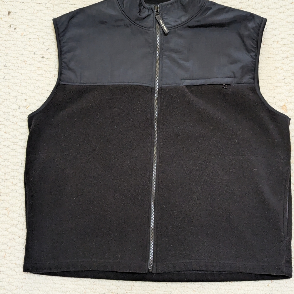 Old Navy Men's Black Vest
